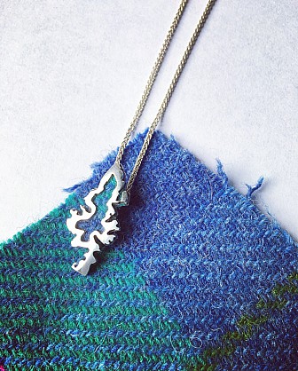 Sterling Silver with Harris Tweed approx 20x30mm - 18inch chain